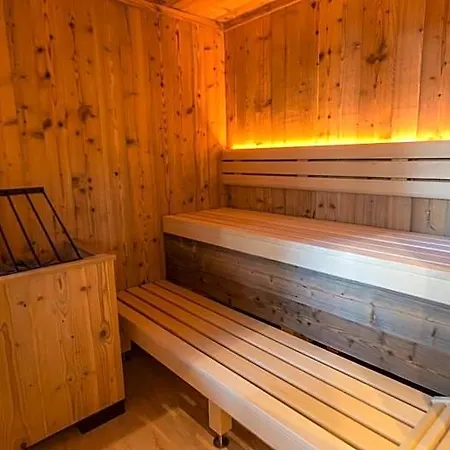 Отель Apartament 3*